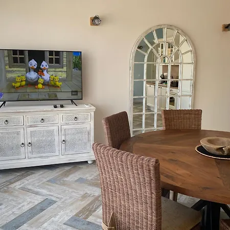 아파트 Coastal Arapya